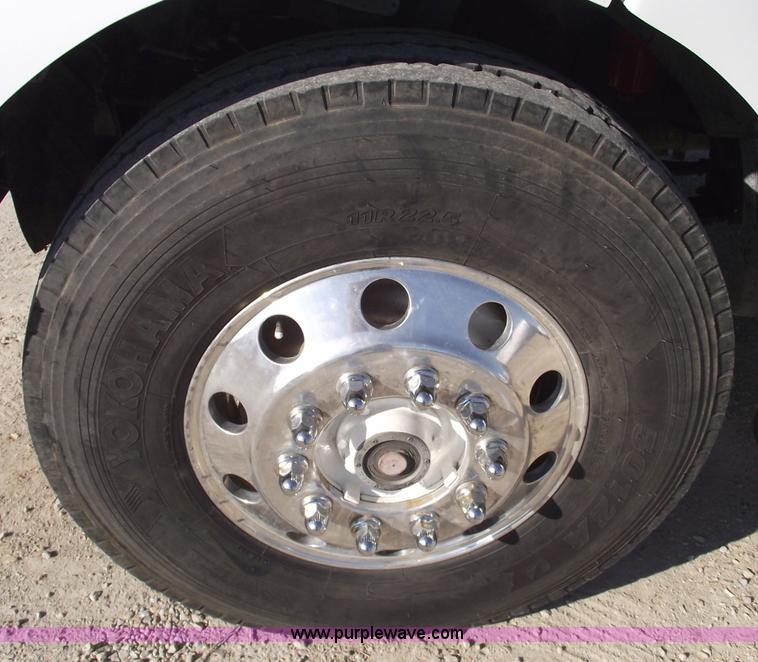 image for item 5947 1996 Kenworth T300 heavy service truck