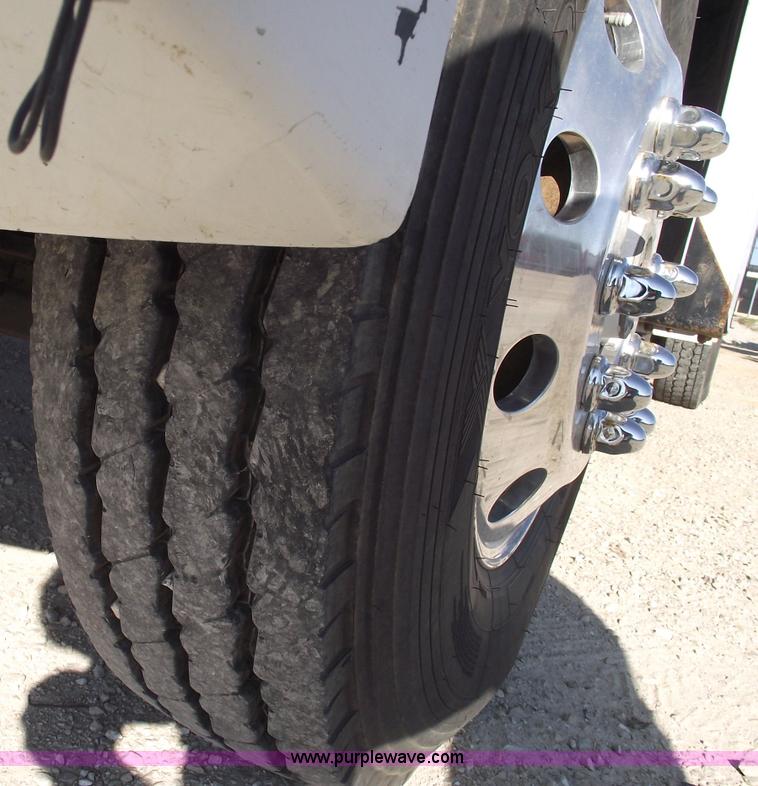 image for item 5947 1996 Kenworth T300 heavy service truck