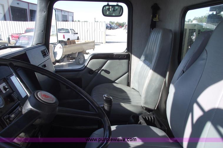 image for item 5947 1996 Kenworth T300 heavy service truck