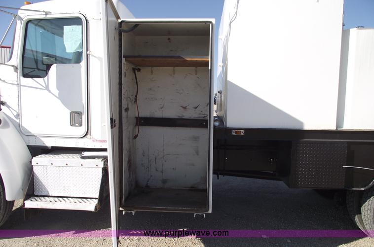 image for item 5947 1996 Kenworth T300 heavy service truck