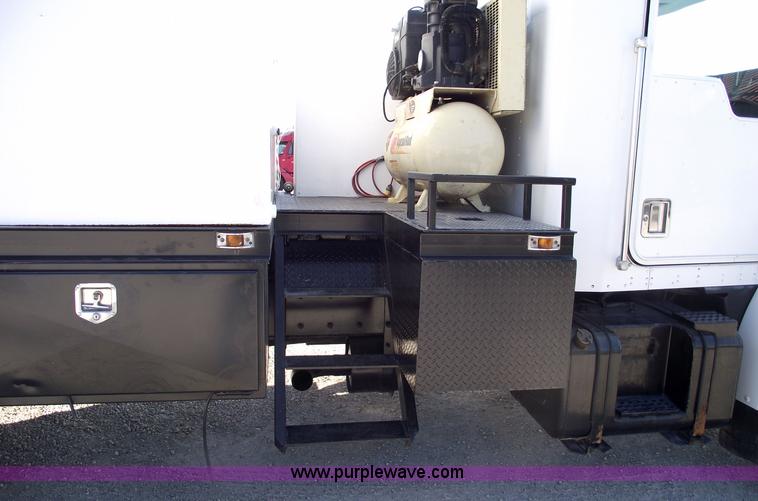 image for item 5947 1996 Kenworth T300 heavy service truck