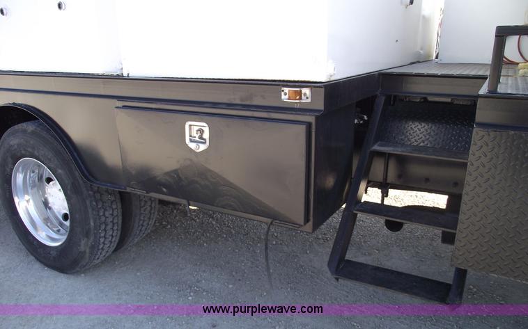 image for item 5947 1996 Kenworth T300 heavy service truck