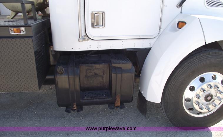 image for item 5947 1996 Kenworth T300 heavy service truck