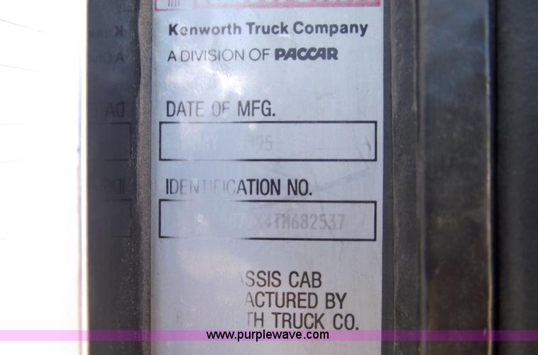 image for item 5947 1996 Kenworth T300 heavy service truck