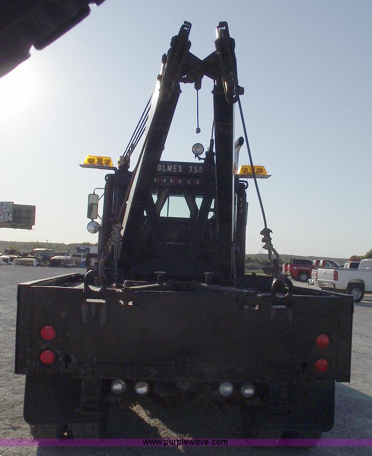 image for item 5950 1982 White Road Boss wrecker truck