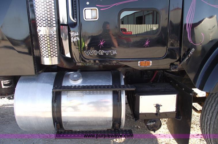 image for item 5950 1982 White Road Boss wrecker truck