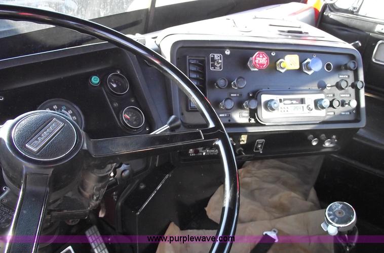 image for item 5950 1982 White Road Boss wrecker truck