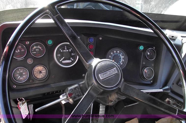 image for item 5950 1982 White Road Boss wrecker truck