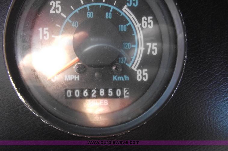 image for item 5950 1982 White Road Boss wrecker truck