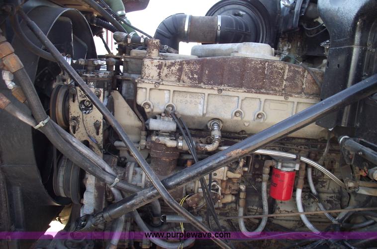 image for item 5950 1982 White Road Boss wrecker truck