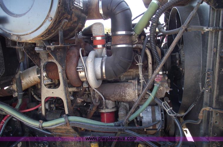 image for item 5950 1982 White Road Boss wrecker truck