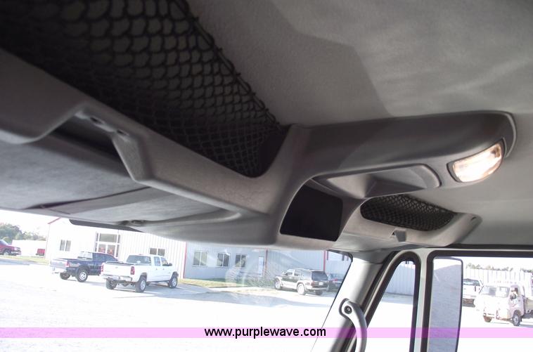 image for item 5951 2004 International Series 4200 truck with Chipper dump bed