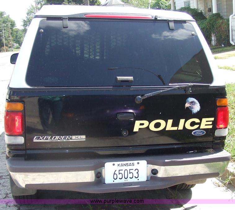 image for item 7131 1997 Ford Explorer