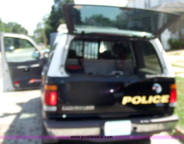 image for item 7131 1997 Ford Explorer