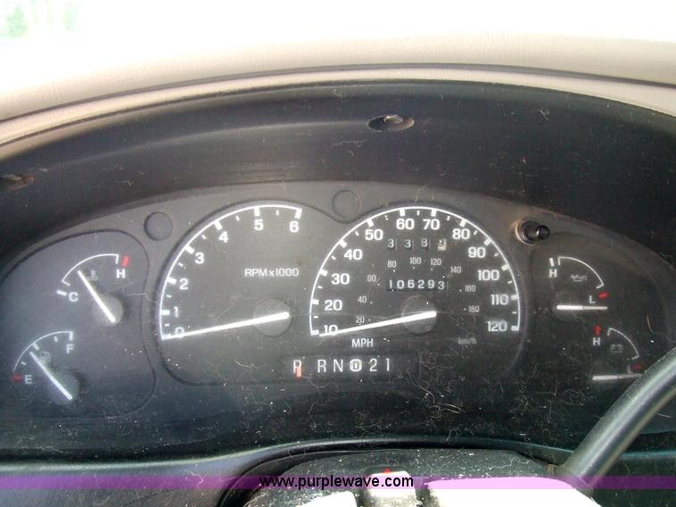 image for item 7131 1997 Ford Explorer