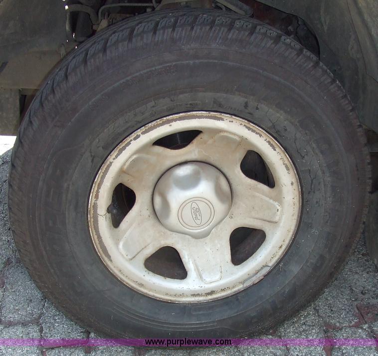 image for item 7131 1997 Ford Explorer