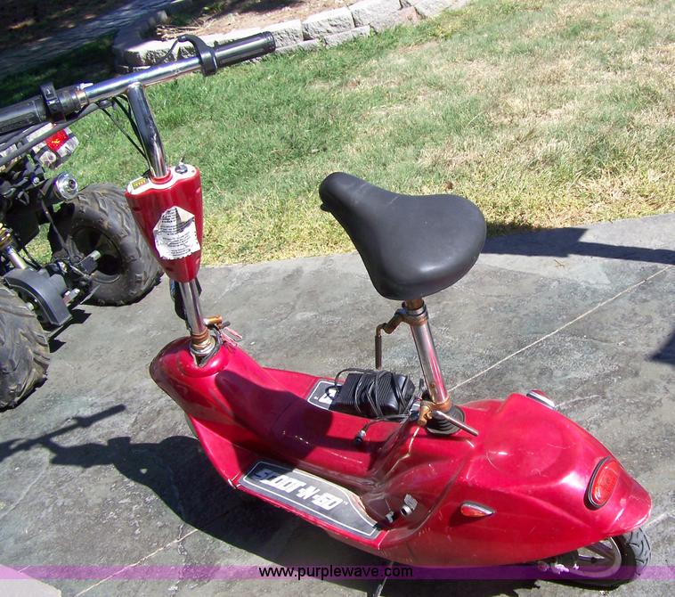 ScootNGo electric scooter in Hays, KS Item 7372 sold Purple Wave