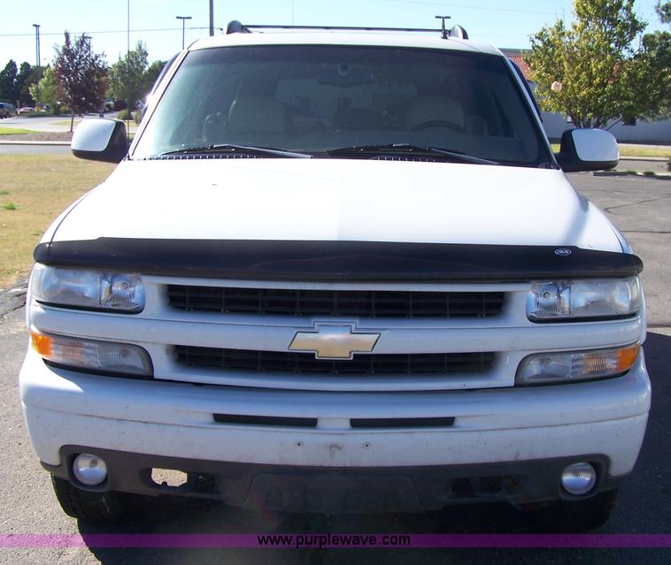image for item 7376 2002 Chevrolet K1500 Suburban