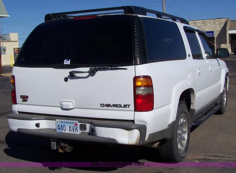 image for item 7376 2002 Chevrolet K1500 Suburban