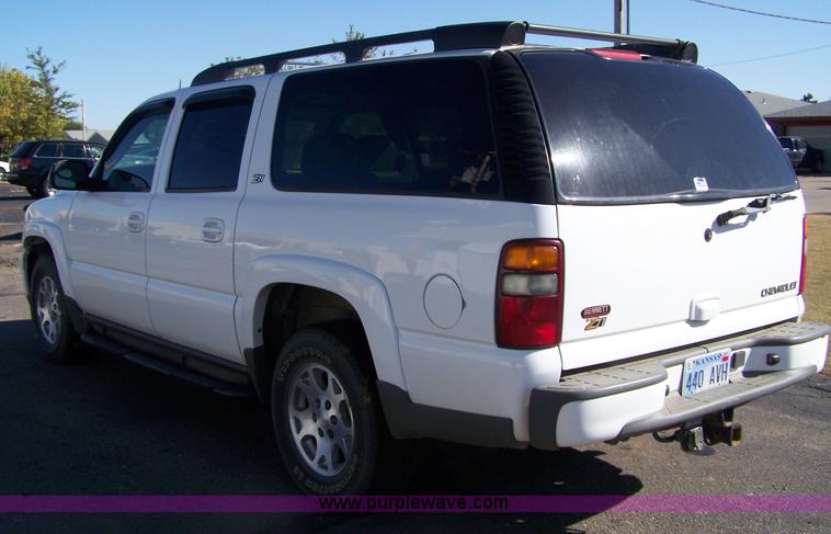 image for item 7376 2002 Chevrolet K1500 Suburban