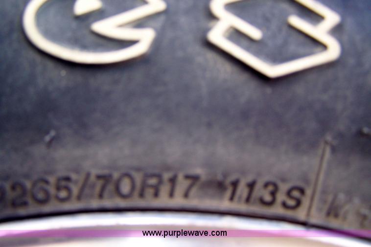 image for item 7376 2002 Chevrolet K1500 Suburban