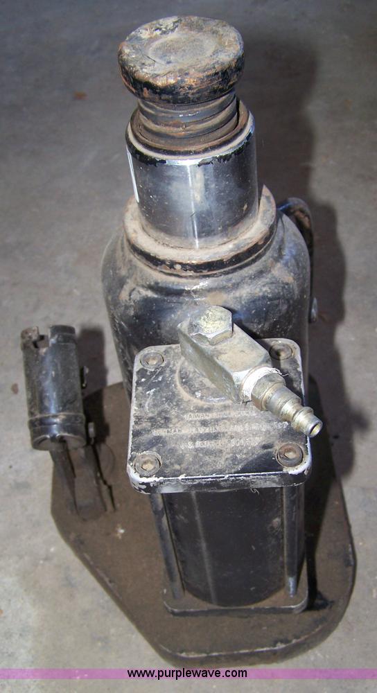 image for item 7406 Premier air actuated bottle jack