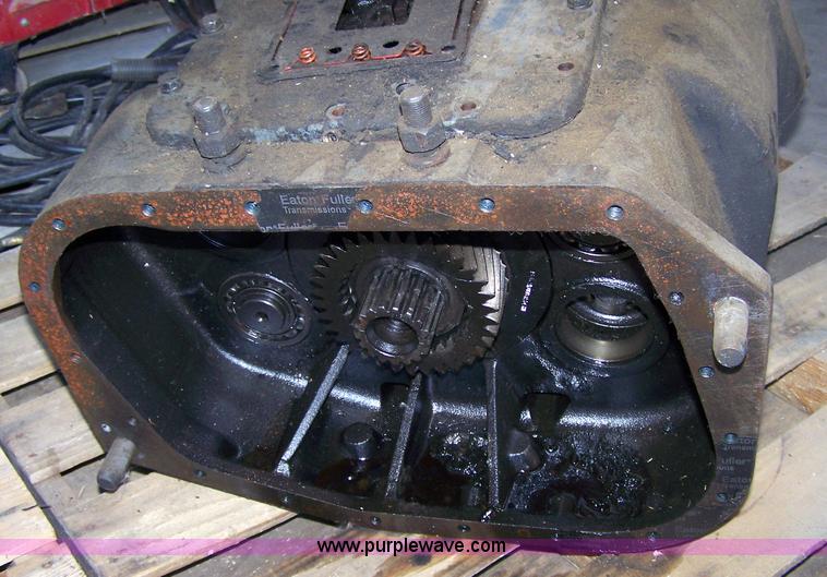image for item 7413 Eaton 13 speed transmission