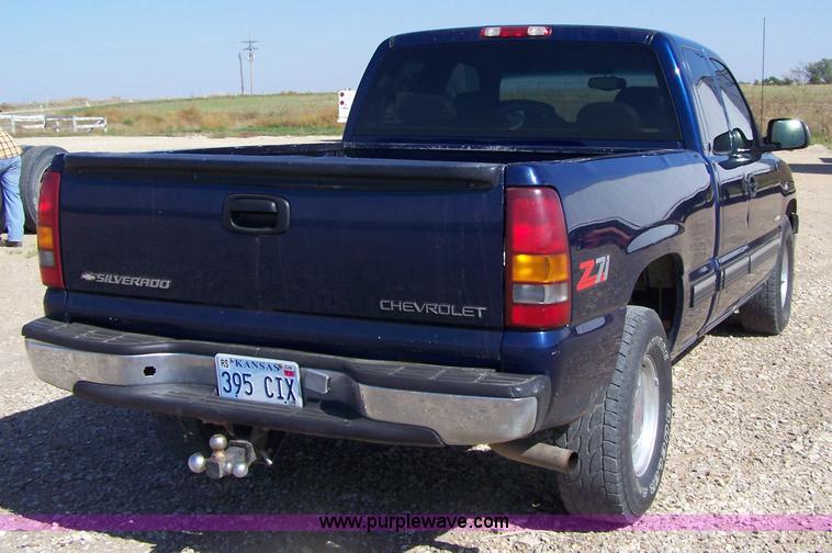 image for item 7423 2000 Chevrolet K1500 Silverado LT pickup truck