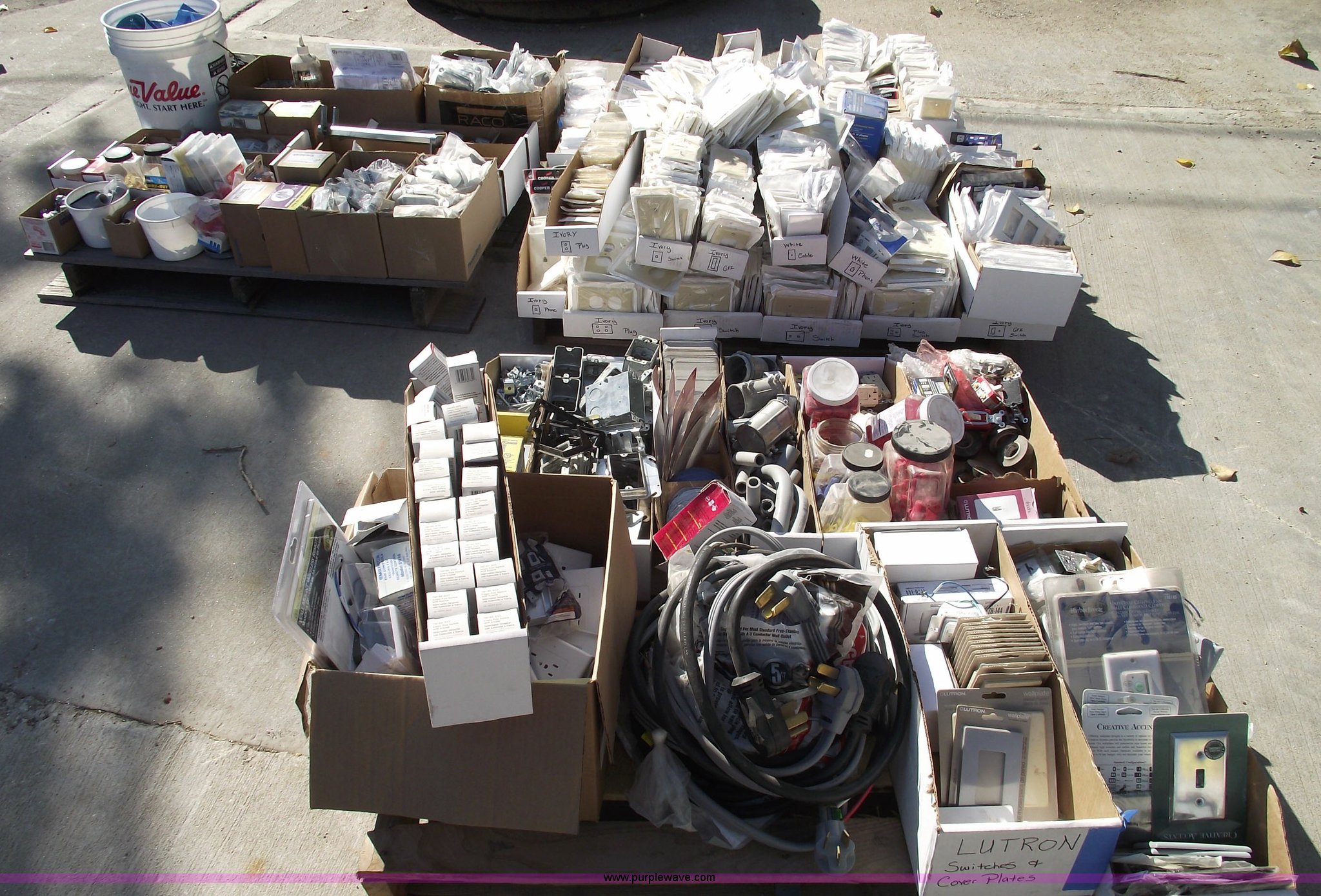 (3) pallets of assorted electrical parts in Kansas City, KS Item 5884 sold Purple Wave