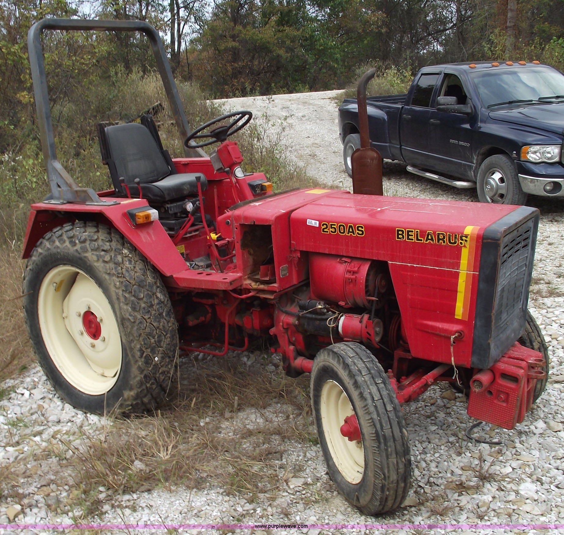 1984 Belarus 250AS tractor in Moberly, MO Item 5936 sold Purple Wave