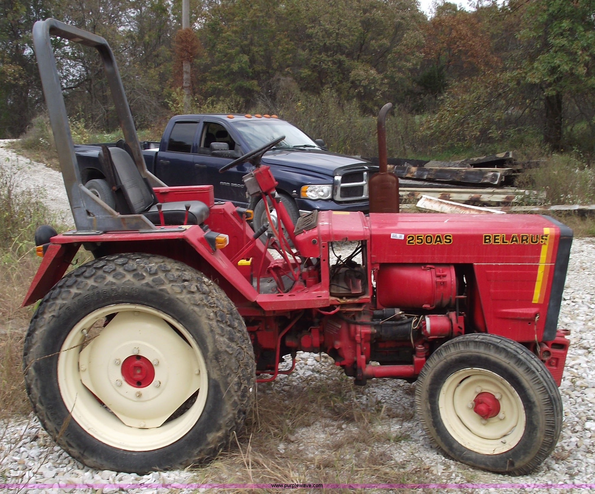 1984 Belarus 250AS tractor in Moberly, MO Item 5936 sold Purple Wave