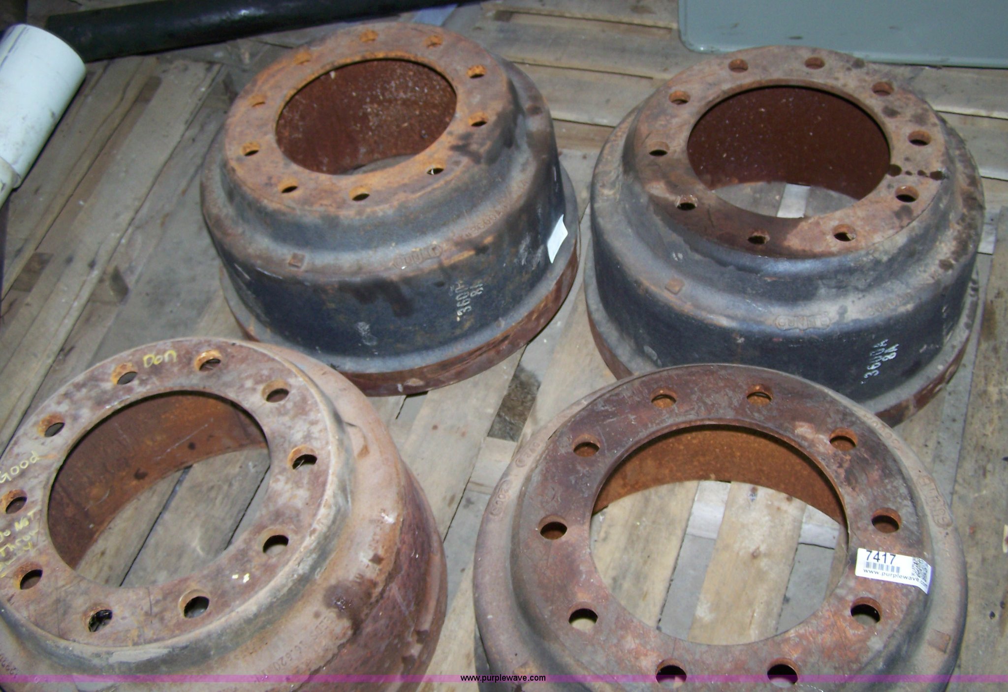 (4) semi brake drums in Russell, KS Item 7417 sold Purple Wave
