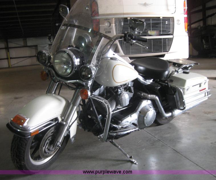 image for item 5210 2001 Harley Davidson motorcycle