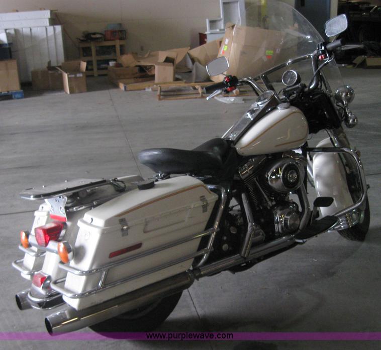 image for item 5210 2001 Harley Davidson motorcycle