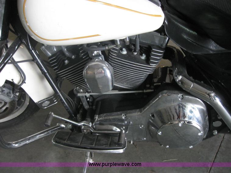 image for item 5210 2001 Harley Davidson motorcycle