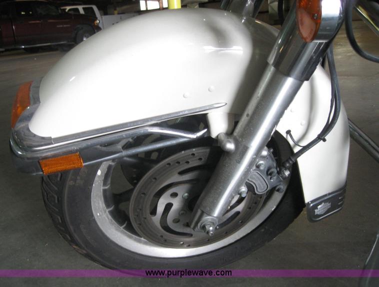 image for item 5210 2001 Harley Davidson motorcycle