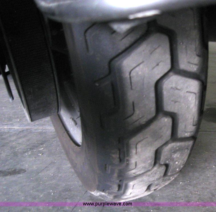 image for item 5210 2001 Harley Davidson motorcycle