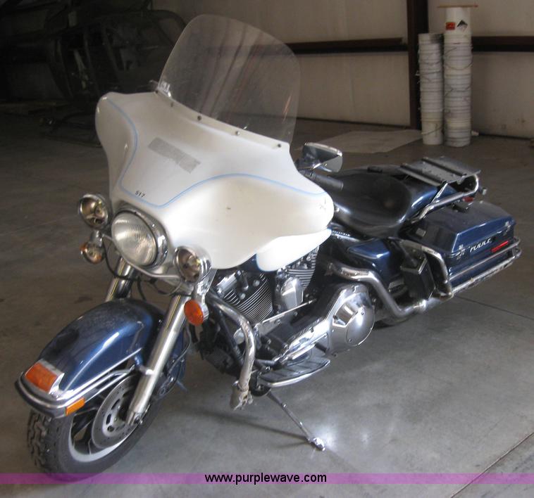 image for item 5211 1995 Harley Davidson motorcycle