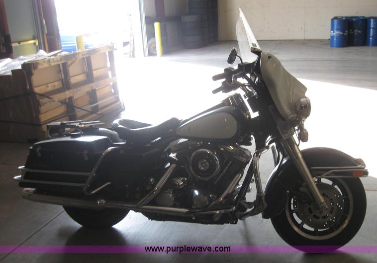 image for item 5211 1995 Harley Davidson motorcycle