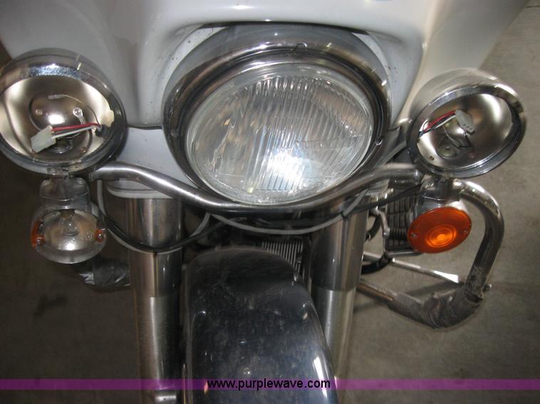 image for item 5211 1995 Harley Davidson motorcycle