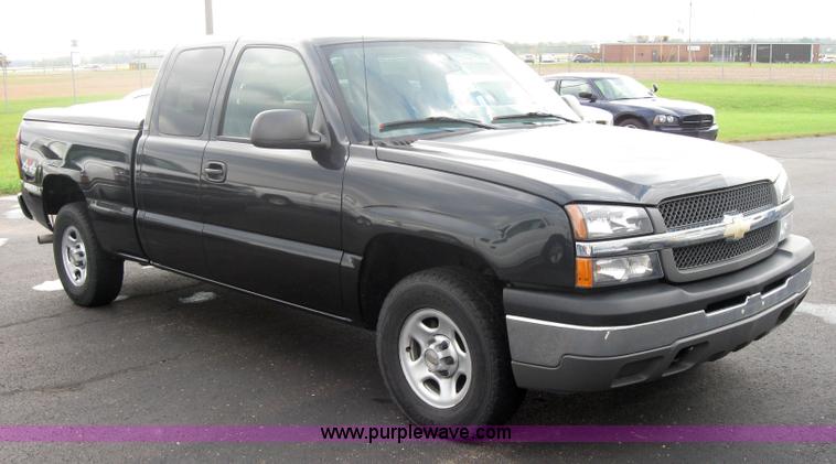 image for item 5216 2004 Chevrolet K1500 Silverado extended cab pickup truck
