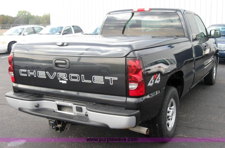 image for item 5216 2004 Chevrolet K1500 Silverado extended cab pickup truck