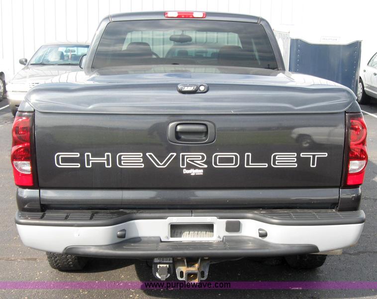image for item 5216 2004 Chevrolet K1500 Silverado extended cab pickup truck