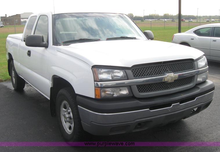 image for item 5217 2003 Chevrolet K1500 Silverado extended cab pickup truck