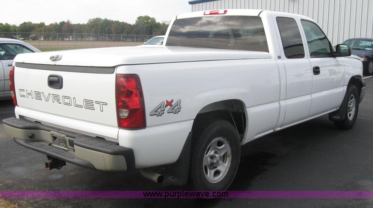 image for item 5217 2003 Chevrolet K1500 Silverado extended cab pickup truck