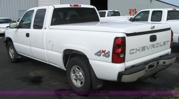 image for item 5217 2003 Chevrolet K1500 Silverado extended cab pickup truck
