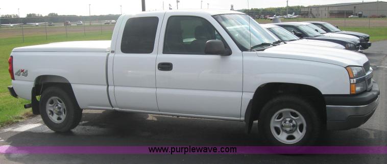 image for item 5217 2003 Chevrolet K1500 Silverado extended cab pickup truck