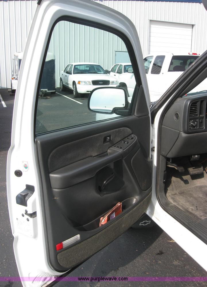 image for item 5217 2003 Chevrolet K1500 Silverado extended cab pickup truck