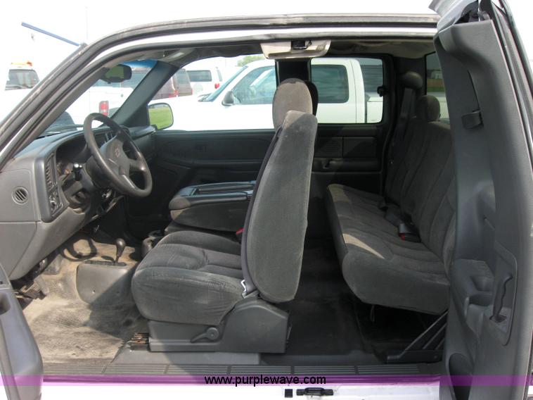 image for item 5217 2003 Chevrolet K1500 Silverado extended cab pickup truck