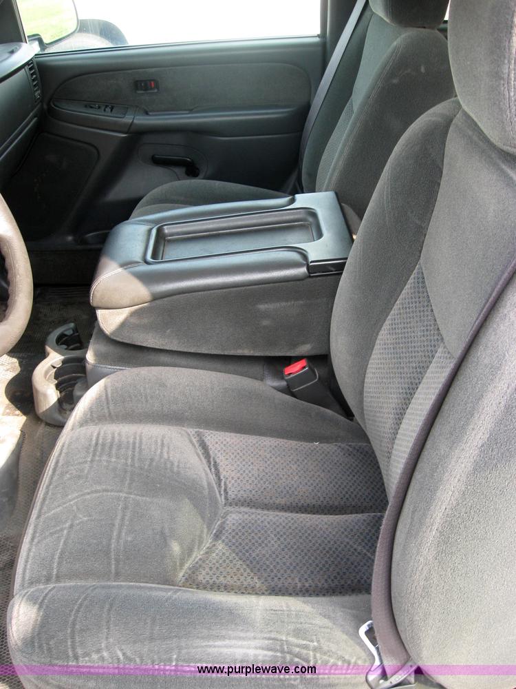 image for item 5217 2003 Chevrolet K1500 Silverado extended cab pickup truck